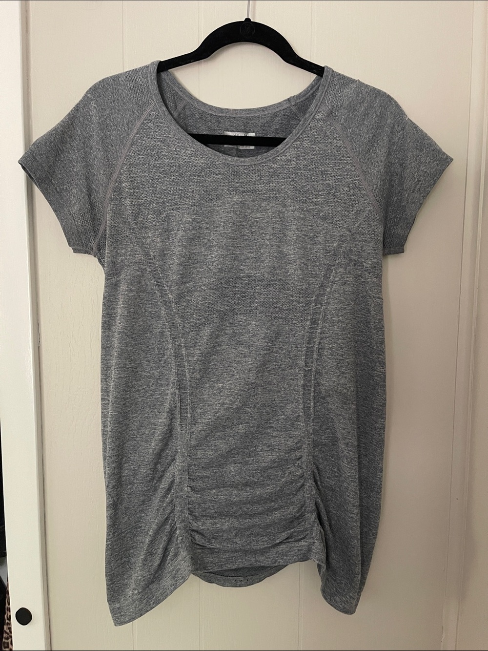 Athleta Heather Gray Short Sleeve Ruched Front Tee